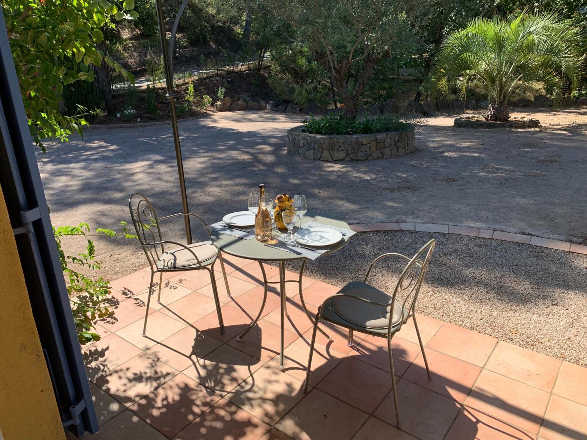 Sous Les Pins Parasols 维多邦 外观 照片